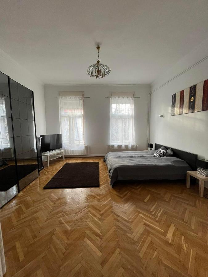 Szeged Apartman Esterno foto
