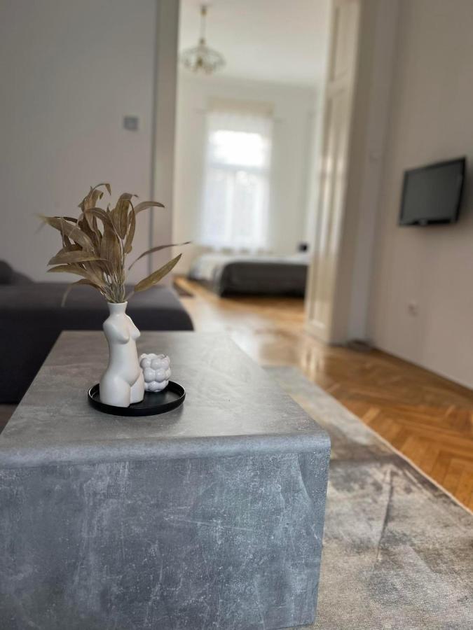 Szeged Apartman Esterno foto